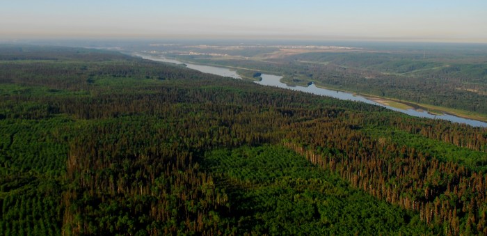 tarsand-canada-athabascha-river-near-fort-mcmurray-gord-mckenna-flickr-cc