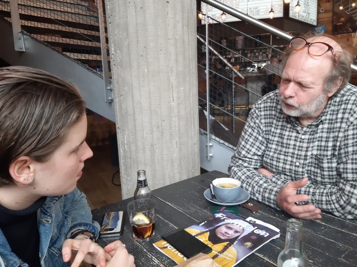 anuna i samtale med ast Brussel